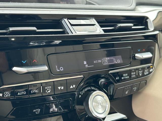 Photo of 2024 Platinum White Pearl Acura MDX