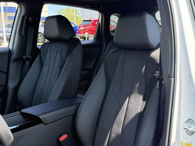 Photo of 2025 Platinum White Pearl Acura ADX