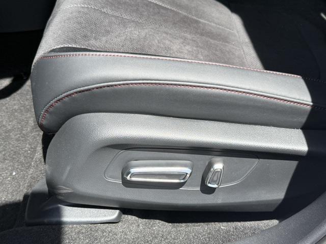 Photo of 2025 Platinum White Pearl Acura ADX