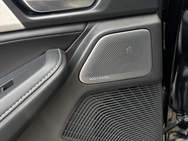 Photo of 2025 Majestic Black Pearl Acura MDX