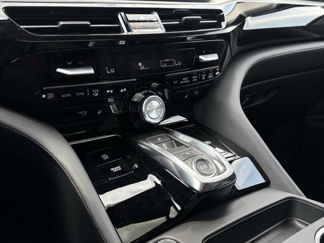Photo of 2025 Majestic Black Pearl Acura MDX