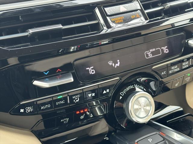 Photo of 2025 Majestic Black Pearl Acura MDX