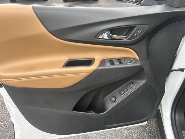 Photo of 2019 Summit White Chevrolet Equinox