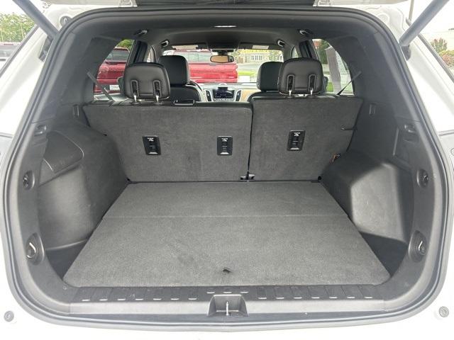 Photo of 2019 Summit White Chevrolet Equinox