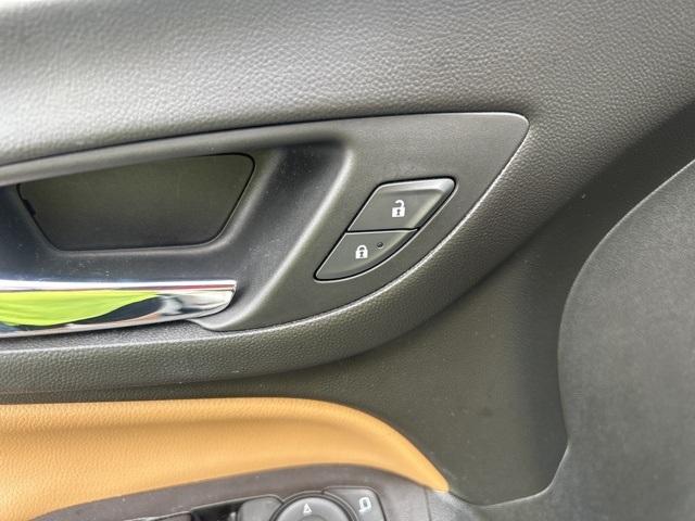 Photo of 2019 Summit White Chevrolet Equinox