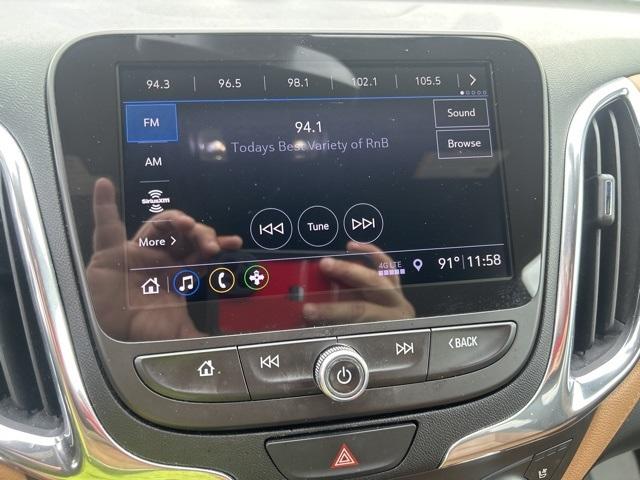 Photo of 2019 Summit White Chevrolet Equinox