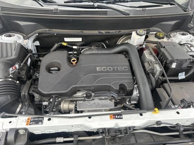 Photo of 2019 Summit White Chevrolet Equinox