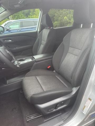 Photo of 2024 Brilliant Silver Metallic Nissan Rogue