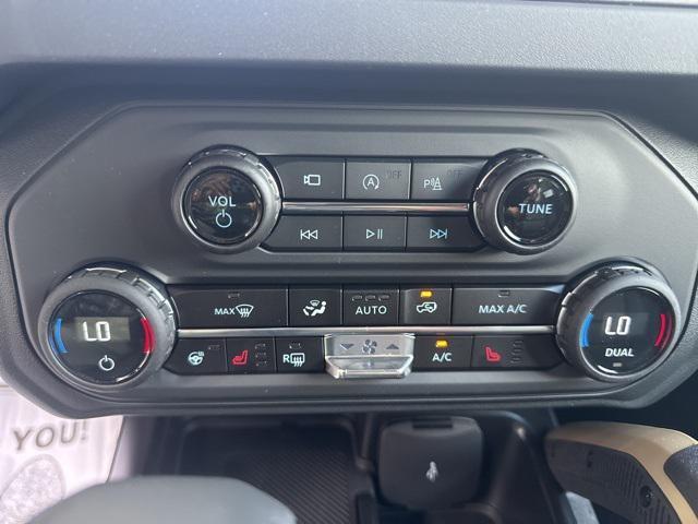 Photo of 2025 Azure Gray Metallic Tri-Coat Ford Bronco