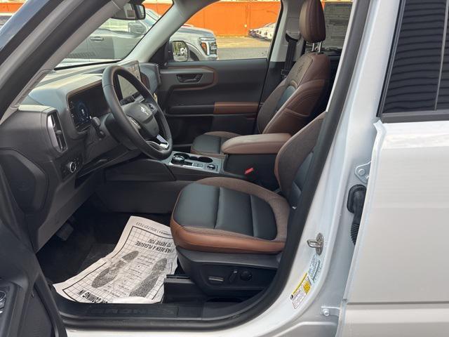 Photo of 2025 Oxford White Ford Bronco Sport