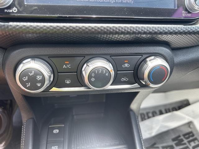 Photo of 2023 Boulder Gray Pearl Nissan Kicks