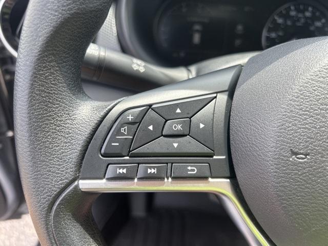 Photo of 2023 Boulder Gray Pearl Nissan Kicks