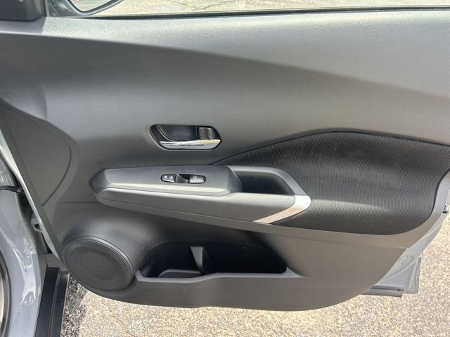 Photo of 2023 Boulder Gray Pearl Nissan Kicks