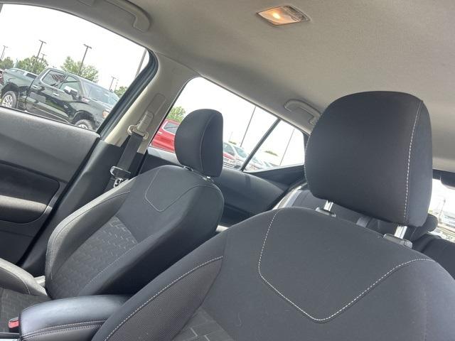 Photo of 2023 Boulder Gray Pearl Nissan Kicks
