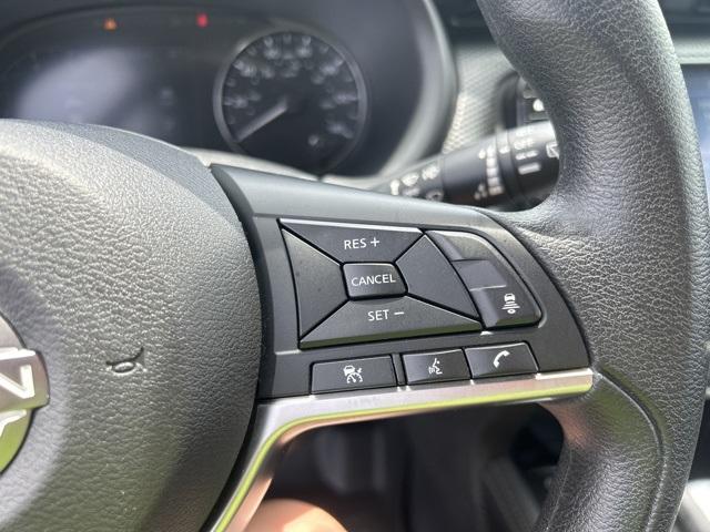Photo of 2023 Boulder Gray Pearl Nissan Kicks