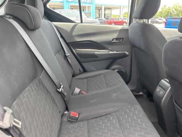 Photo of 2023 Boulder Gray Pearl Nissan Kicks