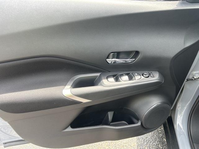 Photo of 2023 Boulder Gray Pearl Nissan Kicks