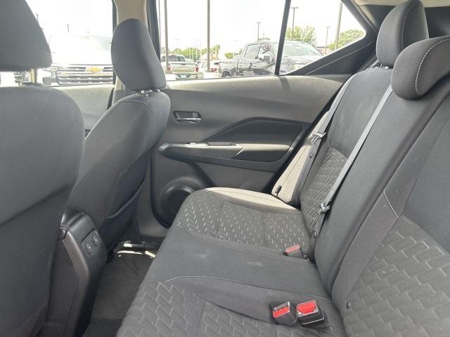 Photo of 2023 Boulder Gray Pearl Nissan Kicks