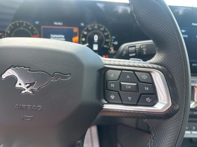 Photo of 2025 Oxford White Ford Mustang
