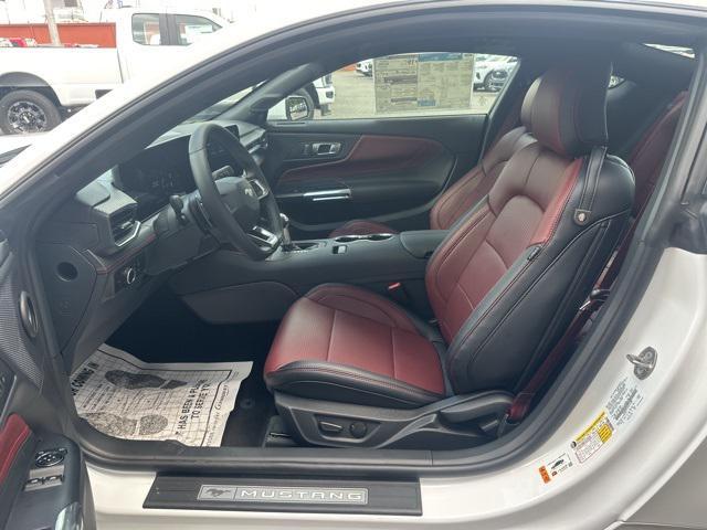 Photo of 2025 Oxford White Ford Mustang