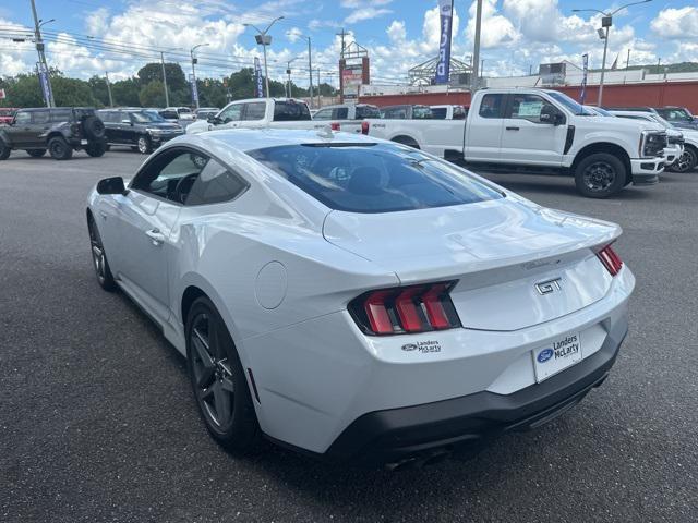 Photo of 2025 Oxford White Ford Mustang