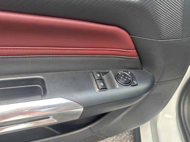 Photo of 2025 Oxford White Ford Mustang