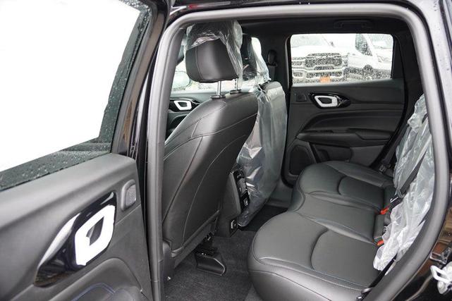 Photo of 2025 Diamond Black Crystal Pearlcoat Jeep Compass