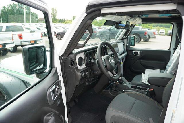 Photo of 2025 Bright White Clearcoat Jeep Wrangler