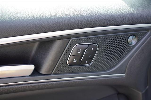 Photo of 2024 Agate Black Metallic Ford Edge