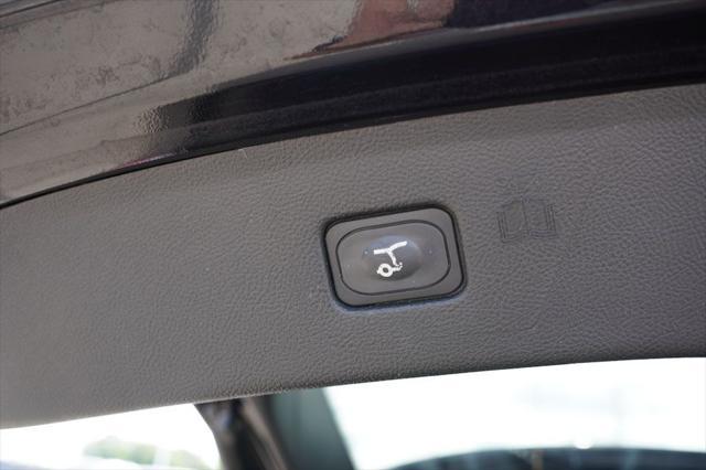 Photo of 2024 Agate Black Metallic Ford Edge