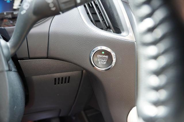 Photo of 2024 Agate Black Metallic Ford Edge
