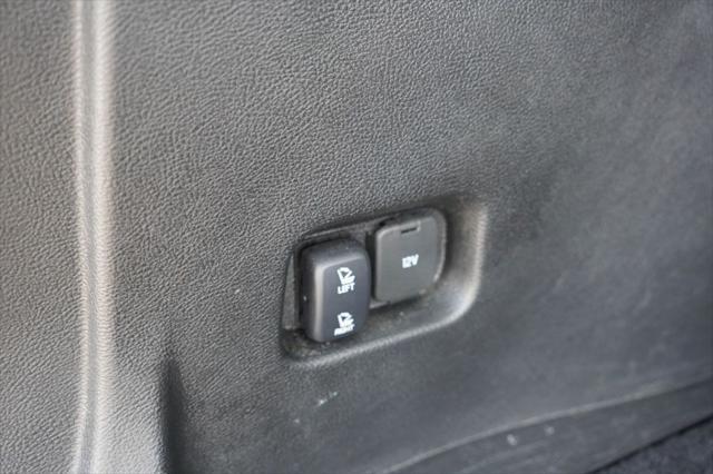 Photo of 2024 Agate Black Metallic Ford Edge