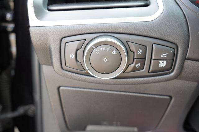 Photo of 2024 Agate Black Metallic Ford Edge