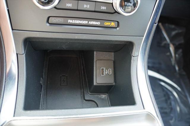 Photo of 2024 Agate Black Metallic Ford Edge