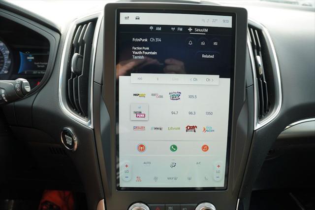 Photo of 2024 Agate Black Metallic Ford Edge