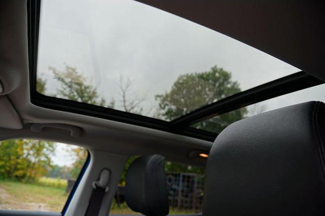 Photo of 2022 Laser Blue Pearlcoat Jeep Compass