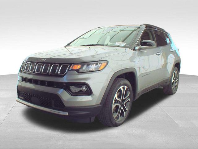 Photo of 2022 Billet Silver Metallic Clearcoat Jeep Compass