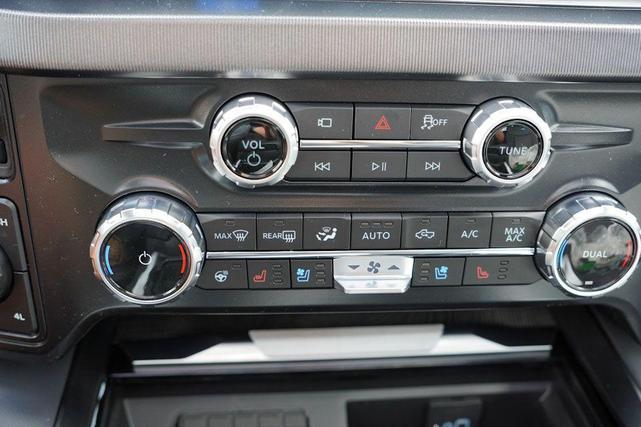 Photo of 2025 Agate Black Metallic Ford F-250