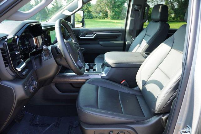 Photo of 2025 Sterling Gray Metallic Chevrolet Silverado 3500