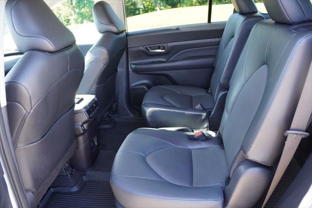 Photo of 2024 Wind Chill Pearl Toyota Grand Highlander