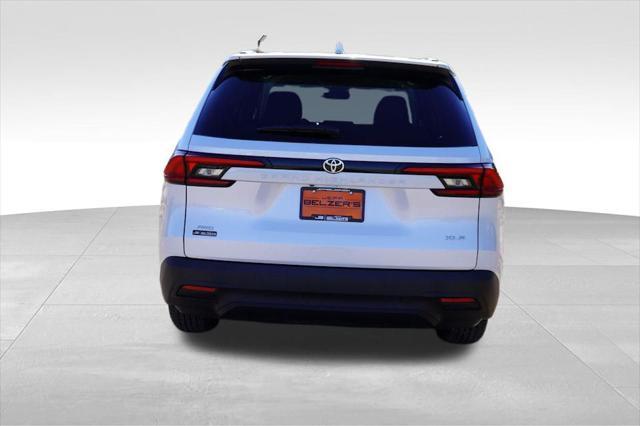 Photo of 2024 Wind Chill Pearl Toyota Grand Highlander