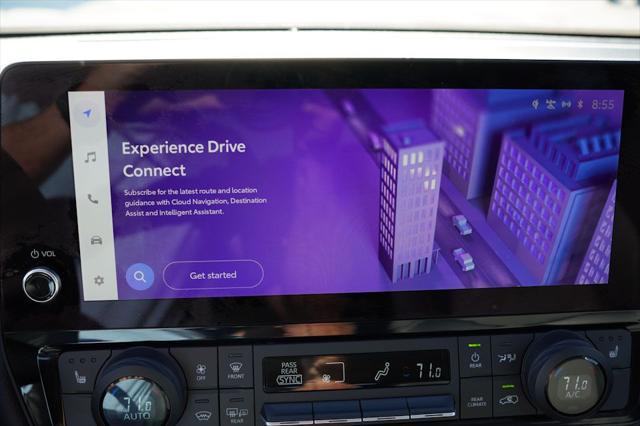 Photo of 2024 Wind Chill Pearl Toyota Grand Highlander