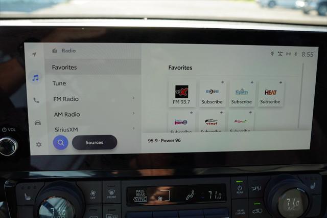 Photo of 2024 Wind Chill Pearl Toyota Grand Highlander
