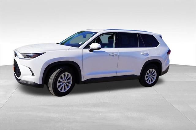 Photo of 2024 Wind Chill Pearl Toyota Grand Highlander