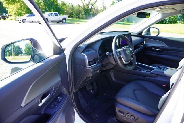 Photo of 2024 Wind Chill Pearl Toyota Grand Highlander