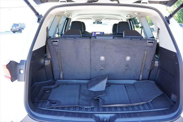 Photo of 2024 Wind Chill Pearl Toyota Grand Highlander