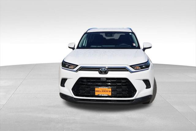 Photo of 2024 Wind Chill Pearl Toyota Grand Highlander