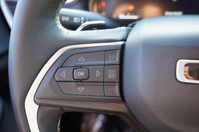 Photo of 2024 Silver Zynith Jeep Grand Cherokee