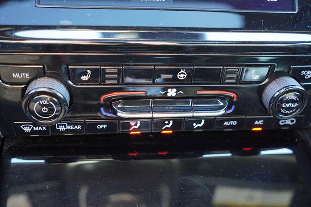Photo of 2024 Silver Zynith Jeep Grand Cherokee