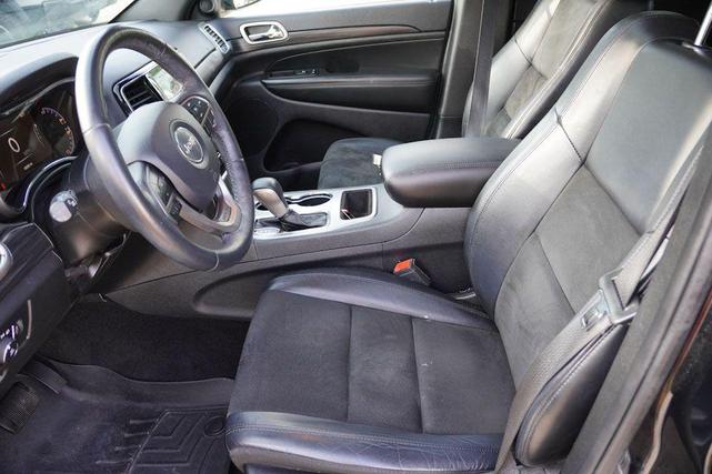 Photo of 2019 Diamond Black Crystal Pearlcoat Jeep Grand Cherokee